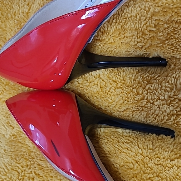 Like new Jimmy Choo Stilletos - Picture 4 of 6